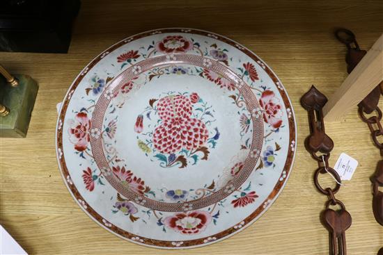 A Chinese export famille rose charger, Qianlong period diameter 44cm